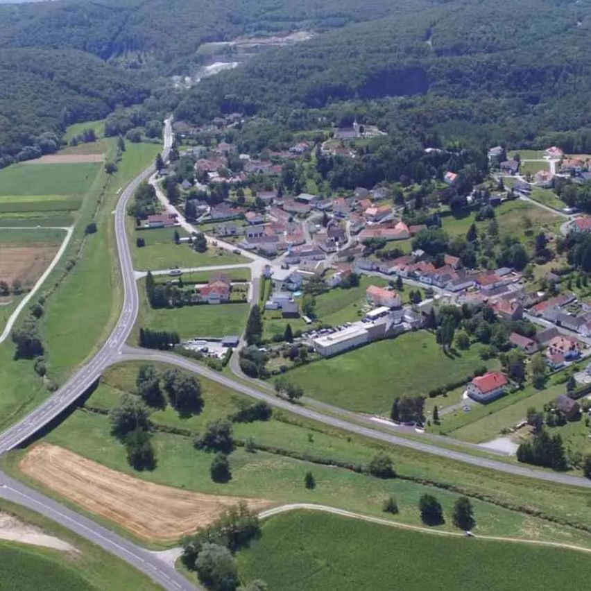 Bild enthält, Outdoors, Road, Nature, Aerial View, Water, River