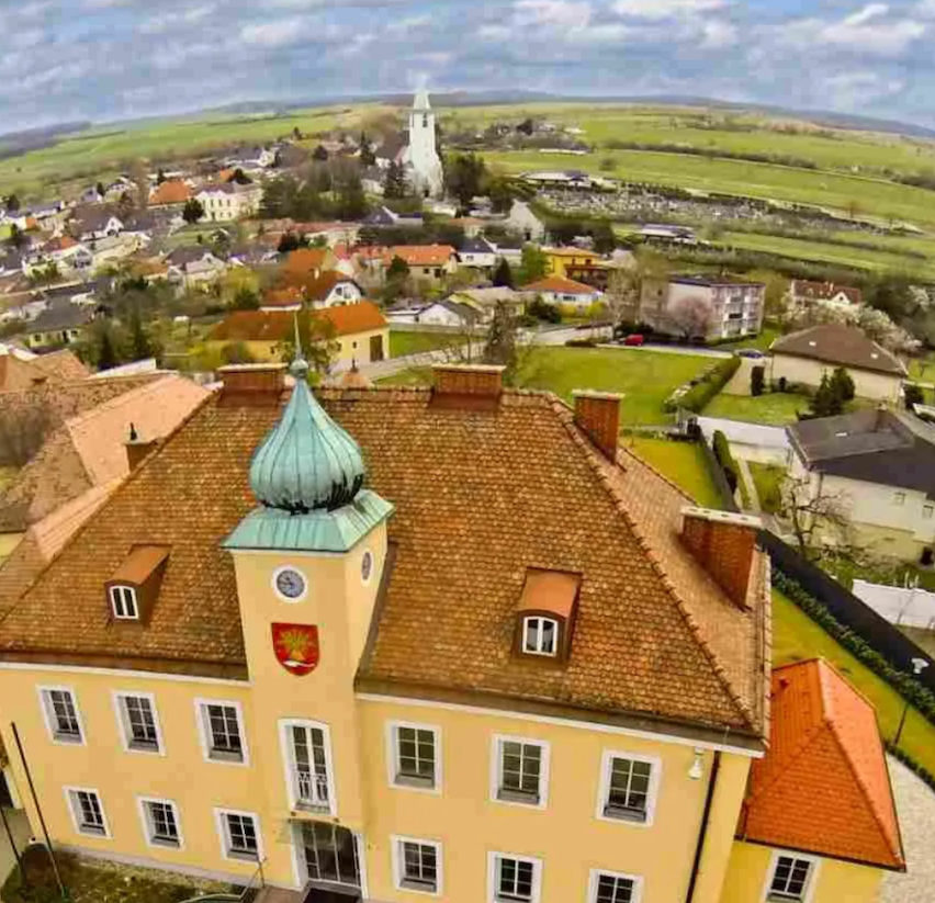 Bild enthält, Architecture, Building, Outdoors, Housing, House, Aerial View