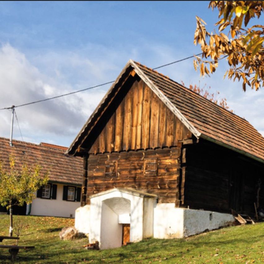 Bild enthält, Building, Outdoors, Shelter, Cottage, Nature, Countryside, Hut, Rural, Hotel, Resort