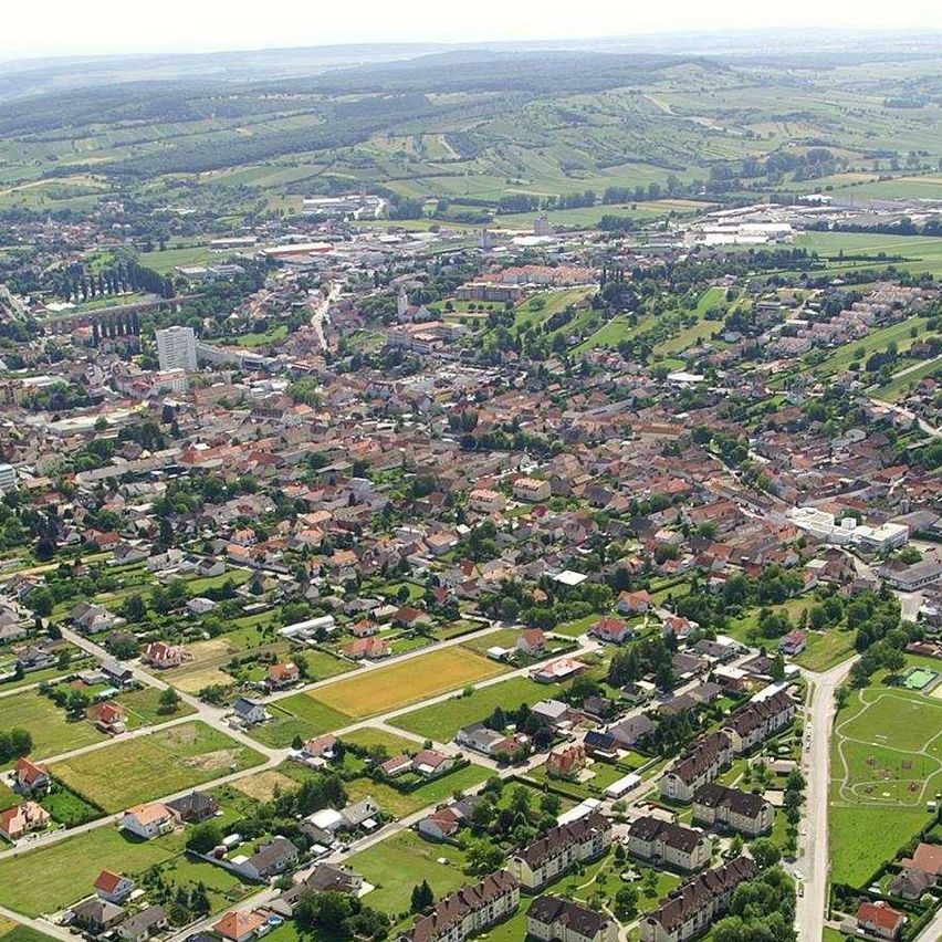 Bild enthält, Outdoors, Nature, Countryside, Rural, Farm, Aerial View, Architecture, Building