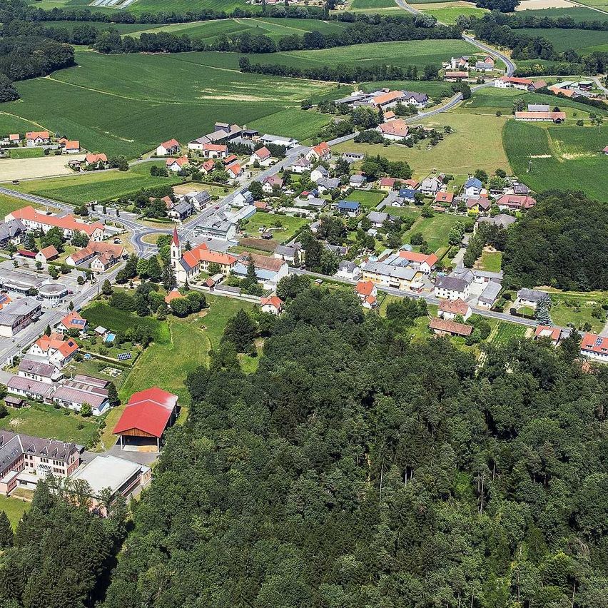 Bild enthält, Outdoors, Nature, Countryside, Building, Cityscape, Rural, Aerial View