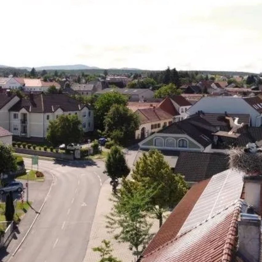 Bild enthält, Outdoors, Suburb, Building, Nature, Countryside, Rural, Housing