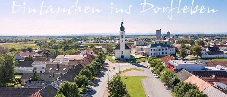 Bild enthält, City, Road, Urban, Outdoors, Suburb, Building, Aerial View, Lighthouse, Housing