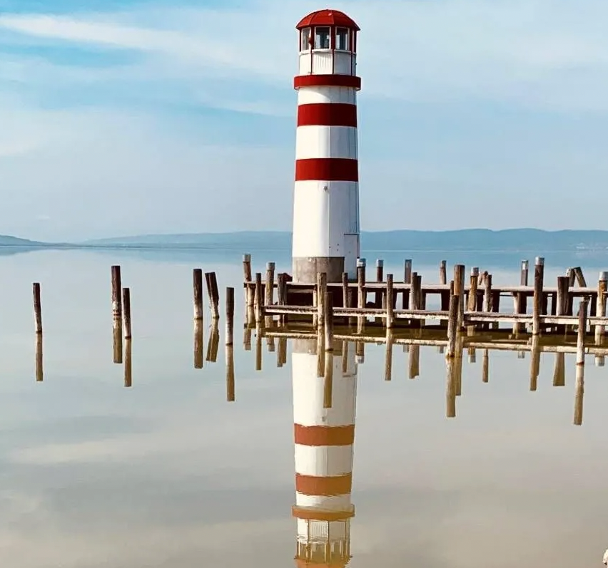 Bild enthält, Water, Waterfront, Nature, Outdoors, Scenery, Pier, Lighthouse, Horizon, Sky, Port