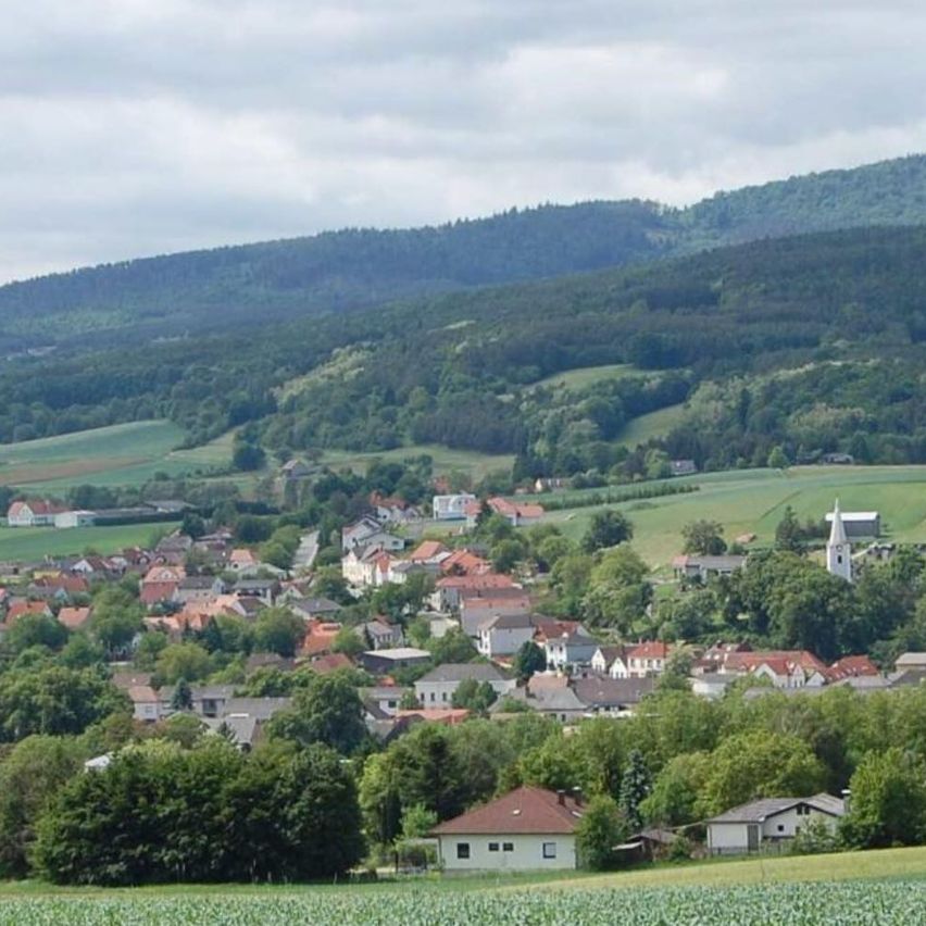 Bild enthält, Nature, Outdoors, Countryside, Landscape, Scenery, Rural, Village, Building