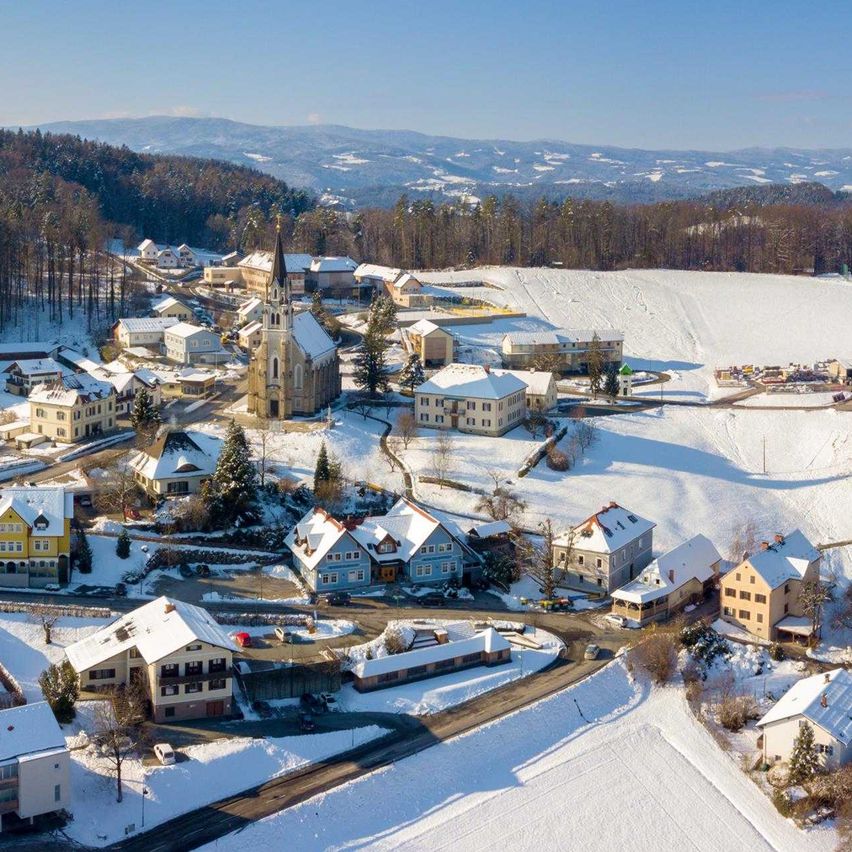 Bild enthält, Architecture, Building, Outdoors, Nature, Scenery, Housing