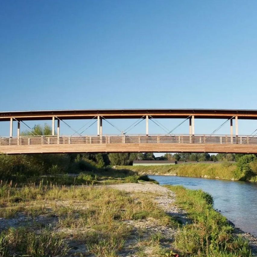 Bild enthält, Nature, Outdoors, Scenery, Arch, Bridge, Road, Vegetation, Person, Water