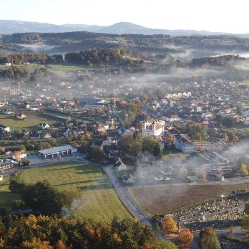 Bild enthält, Outdoors, Nature, Building, Landscape, Aerial View, Water, Smoke, Weather, Cityscape