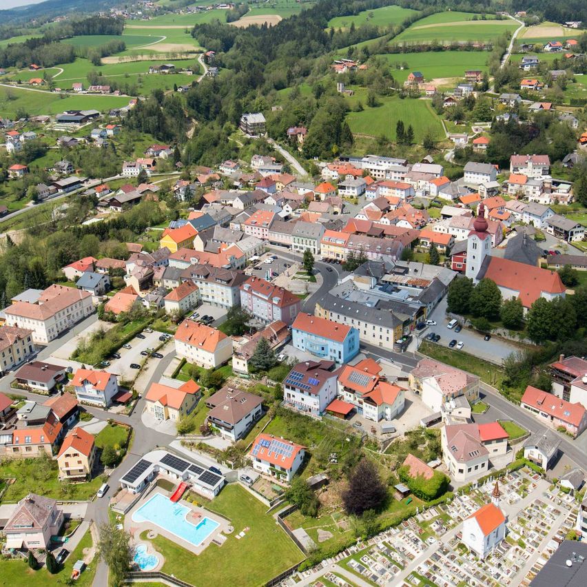 Bild enthält, Outdoors, Nature, Countryside, Building, Cityscape, Urban, Rural, Village