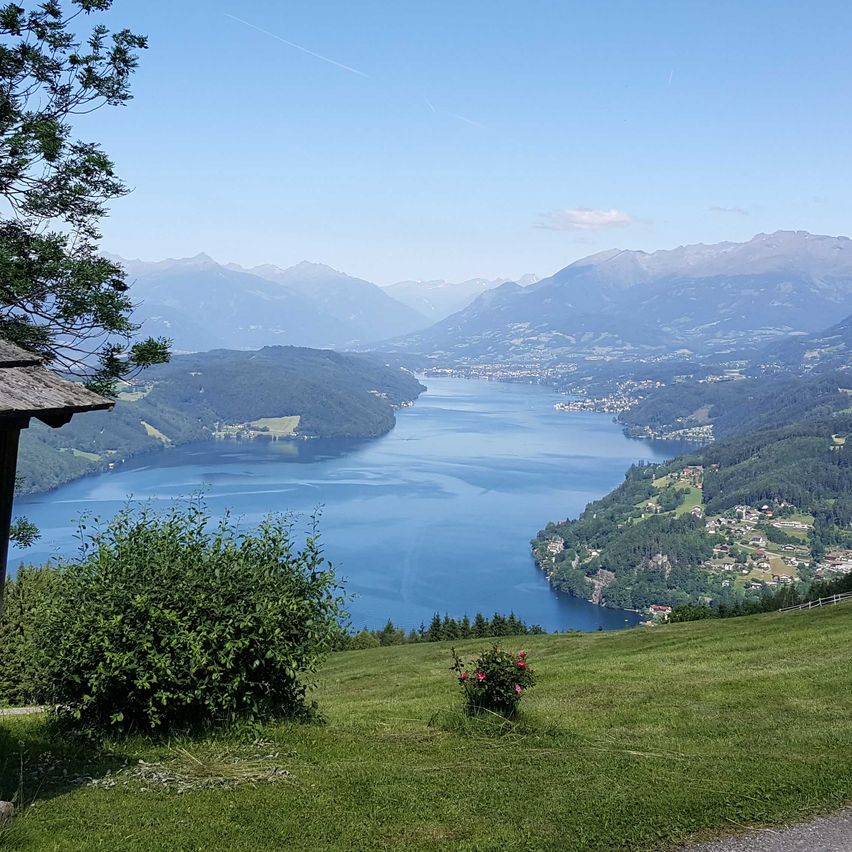 Bild enthält, Outdoors, Shelter, Landscape, Nature, Scenery, Grass, Summer, Vegetation, Tree, Wilderness