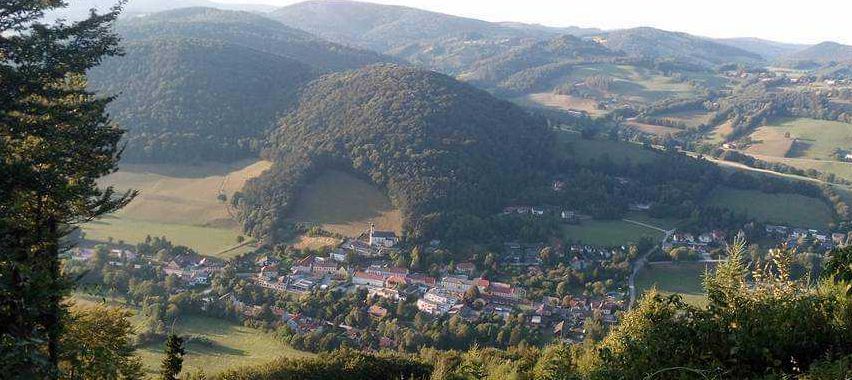 Bild enthält, Slope, Outdoors, Nature, Scenery, Vegetation, Landscape, Tree, Countryside, Hill, Wilderness