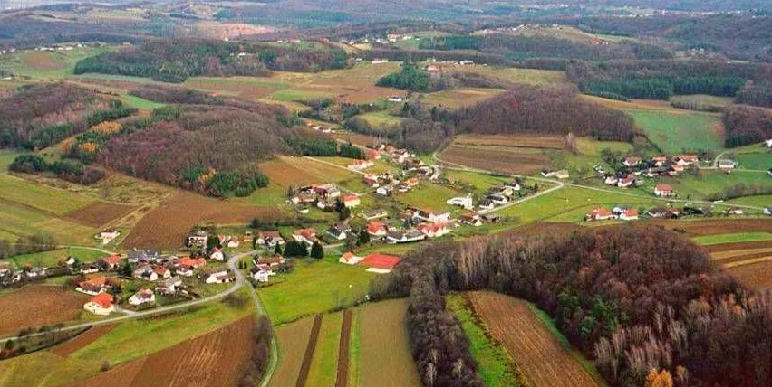 Bild enthält, Nature, Outdoors, Countryside, Rural, Farm, Aerial View