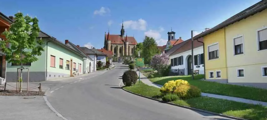 Bild enthält, Suburb, Outdoors