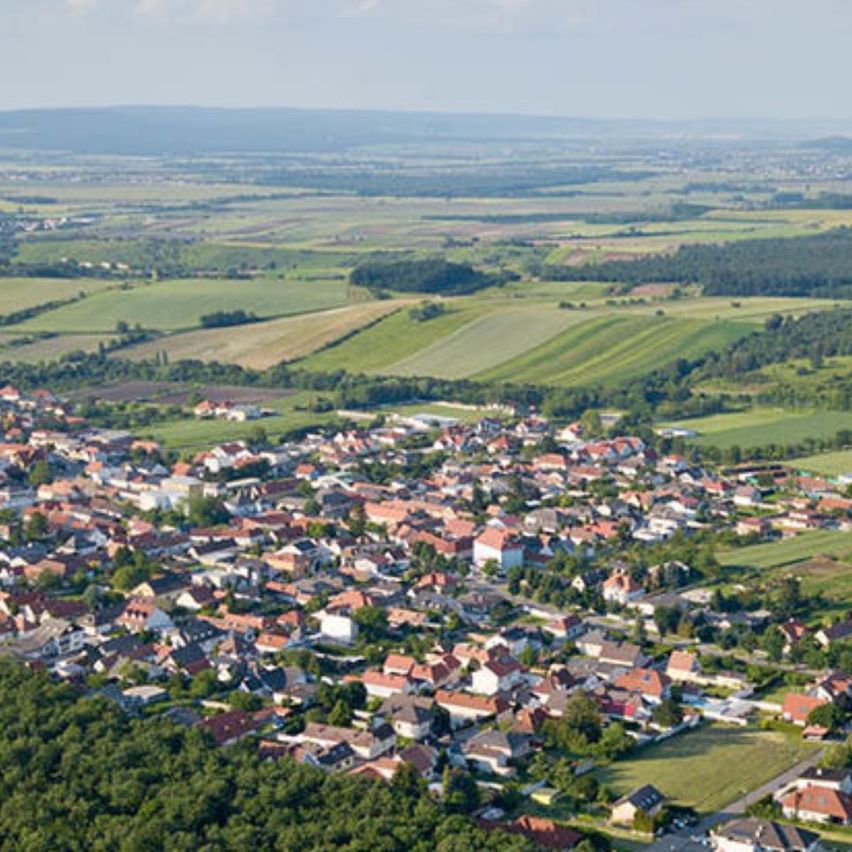 Bild enthält, Outdoors, Nature, Countryside, Rural, Aerial View, Building