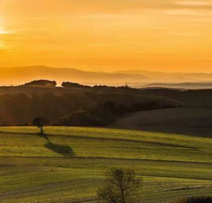 Bild enthält, Nature, Outdoors, Sky, Horizon, Countryside, Rural, Aerial View, Farm, Scenery, Ground