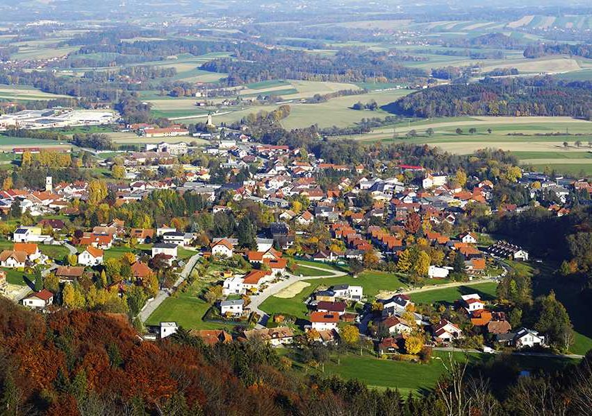 Bild enthält, Landscape, Nature, Outdoors, Scenery, Grass, Park, Building, Countryside, Panoramic, Tree