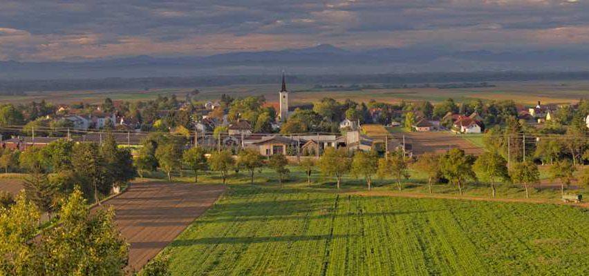 Bild enthält, Nature, Outdoors, Countryside, Rural, Farm, Aerial View, Scenery