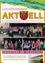 Plakat für die offizielle Gemeindemitteilung von Leithaprersdorf mit einer Gruppe von Kindern in festlicher Kleidung auf der Bühne, begleitet von Erwachsenen, mit einer Collage von Kindern auf der Bühne und einem dekorativen Rand.
