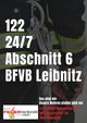 Ein Feuerwehrmann in Uniform hält ein Seil und scheint im Dienst zu sein. Der Text '122 24/7 Abschnitt 6 BFVB Leibnitz' ist prominent angezeigt.