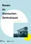 Das Bild zeigt ein Werbeplakat für den Bau im Steirischen Zentralraum mit einem modernen Hausdesign in Schwarz-Weiß auf blauem Hintergrund. Der Text beinhaltet den Titel 'Bauen im Steirischen Zentralraum' und 'Praxisleitfaden'.