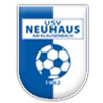 Das Logo des USV Neuhaus Fußballvereins zeigt einen blau-weißen Schild mit einem Fußball in der Mitte und dem Vereinsnamen 'USV Neuhaus' in fetten blauen Buchstaben oberhalb des Balls.