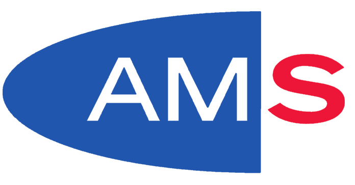Blaues und rotes Logo für AMS. Der Text 'AMS' ist in weißer Schrift auf blauem Hintergrund geschrieben, wobei 'S' auf der rechten Seite rot ist.