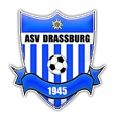 Das Emblem von ASV Drassburg, einer Fußballmannschaft, zeigt einen Fußball in blau-weißen Streifen, ein Band darunter und das Jahr 1945.