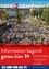 Eine große Menschenmenge versammelt sich auf dem Marktplatz für das Herbstfest 2018. Sie sitzen an Tischen und unterhalten sich. Der Schild steht 'Information beginnt genau hier'.