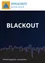 Ein nächtlicher Skyline-Silhouette mit dem Wort 'BLACKOUT' deutlich sichtbar darüber. Der Hintergrund ist ein dunkelblauer Nachthimmel mit schwachen Sternen.