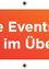 Ein orangefarbener Banner mit weißem Text sagt 'Alle Events um die Ecke'. Der Banner hat einen weißen Rand auf allen Seiten.