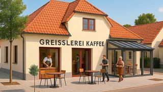 Ein Outdoor-Café namens Greissleerei Kaffee. Zwei Angestellte halten Tabletts und zwei ältere Personen gehen vor dem Café.