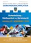 Das Poster bewirbt einen Sicherheitstag, eine Rüsthausfest und einen Herbstmarkt in Langenwang, Österreich. Die Veranstaltung findet am Samstag, 28. September 2019, statt. Bilder von Rettungsfahrzeugen und Feuerwehrleuten sind zu sehen.