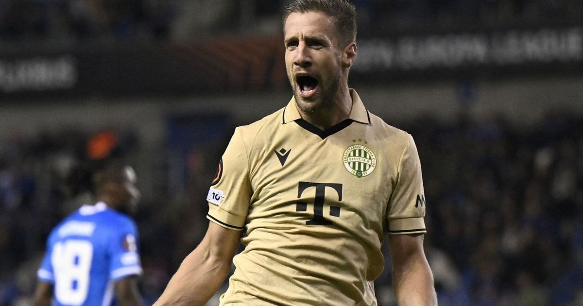 Ein Fußballspieler in einem gelben Trikot feiert eine Leistung, mit der Nummer 16 auf seinem linken Arm und dem Buchstaben T auf seiner Brust.