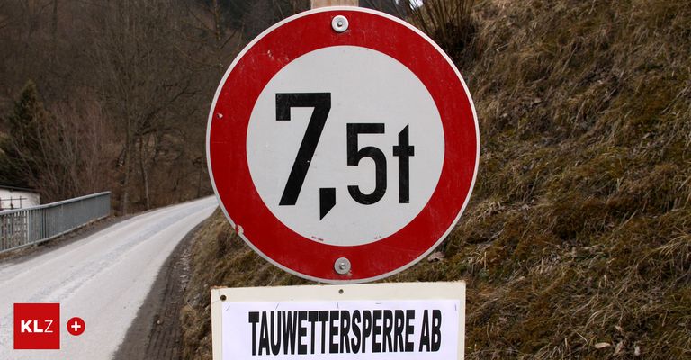 A sign with a red border indicates a speed limit of 7.5 tons. Below it is a white sign that reads 'Tauwettersperre AB'.