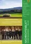 Ein Plakat für eine Veranstaltung im Stift Heiligenkreuz am 29.02.2024 zeigt eine grüne Landschaft mit Männern und Frauen in formeller Kleidung im Vordergrund und einer Kirche im Hintergrund.
