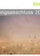 Nebel bedeckt eine Stadt mit zwei markanten Türmen, beschriftet mit 'Trofaia Meinungsabschluss 2025'. Bäume und Gebäude sind sichtbar, was auf eine ruhige Morgen- oder Abendszene hindeutet.