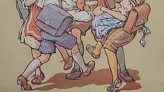 Eine Gruppe von Kindern in Vintage-Kleidung geht zusammen, ihre Beine und Schuhe sind sichtbar. Ein Kind trägt einen Rucksack.