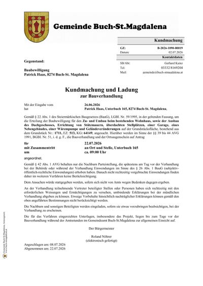 Ein Dokument mit der Überschrift 'Kundmachung und Ladung zur Bauvehandlung' enthält Details wie Datum, Kontaktdaten und eine Beschreibung eines Baugenehmigungsantrags für ein Wohngebäude. Es erwähnt die Grundstücksnummer, Fläche und den Termin der Besprechung.