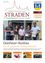 Eine Gruppe von Menschen steht vor einem Gebäude mit einem Plakat, das 'Glasfaser-Ausbau für die gesamte Marktgemeinde' besagt. Sie halten Zertifikate.