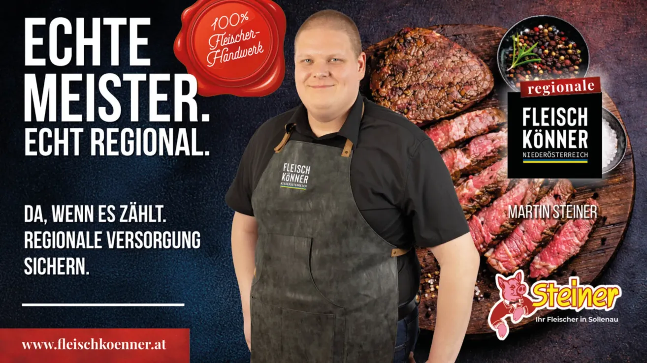 A chef in a black apron stands beside a wooden chopping board with raw meat. The background features a red seal with the words '100% Fleischer Handwerk' and a website address.