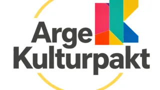 Das Logo für Arge Kulturpakt zeigt ein stilisiertes 'K' in leuchtenden Farben auf weißem Hintergrund. Das Wort 'Arge' ist in fetter schwarzer Schrift, während 'Kulturpakt' in kleinerer Schrift darunter steht.