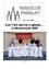 Eine Gruppe von Kindern in weißen Gewändern, die Kerzen halten, steht vor einer Kirche, mit Erwachsenen, einschließlich Priestern, hinter ihnen. Das Bild stammt aus der Pfarrblatt-Zeitschrift, Mai/Juni 2008.