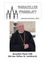 Ein Priester in einem schwarzen Gewand und einer goldenen Kreuzkette steht vor einem verschneiten Hintergrund. Der Text 'Pfarrblatt' und 'Fastenzeit und Ostern 2013' ist oben.