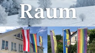 A collage of images featuring a snowy landscape with the text 'kühler Raum' and a building with flags in front of it.