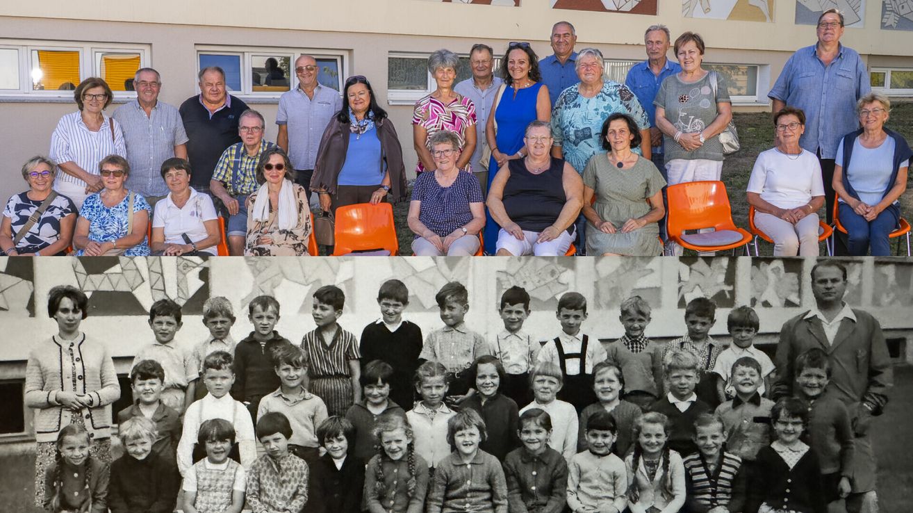 Eine Gruppe von Erwachsenen und Kindern posiert für ein Foto vor einem Gebäude. Die Erwachsenen stehen hinter den Kindern, und einige von ihnen tragen Brillen. Die Kinder tragen altmodische Kleidung. Das Foto ist in zwei Abschnitte unterteilt, wobei der obere Abschnitt die Erwachsenen und der untere Abschnitt die Kinder zeigt.