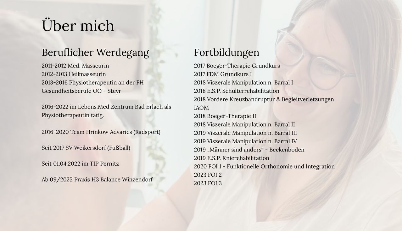 Das Bild enthält eine Liste von beruflichen Weiterbildungskursen in Englisch und Deutsch. Die Ausbildung umfasst Boeger-Therapie, FDM-Grundlagen, viszerale Manipulation, Schulterrehabilitation und funktionelle Orthopädie. Die Termine reichen von 2017 bis 2023.