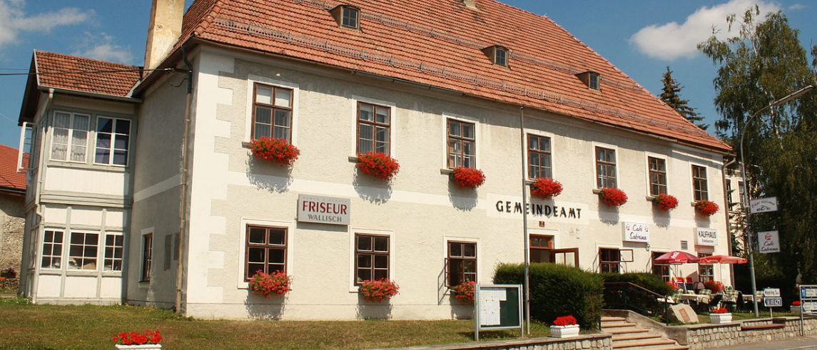 Bild enthält, Building, Hotel, Inn, Monastery, City, Housing, Plant, Urban, Resort, House