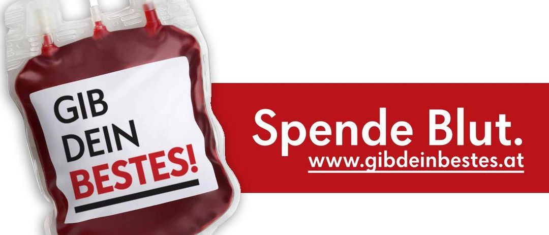 Blutspendeaktion an der Mittelschule Aula Grodig am Montag, 6. Juli. Der Blutbeutel trägt den Aufdruck 'GIB DEIN BESTES' und die Website ist www.gibdeinbestes.at.