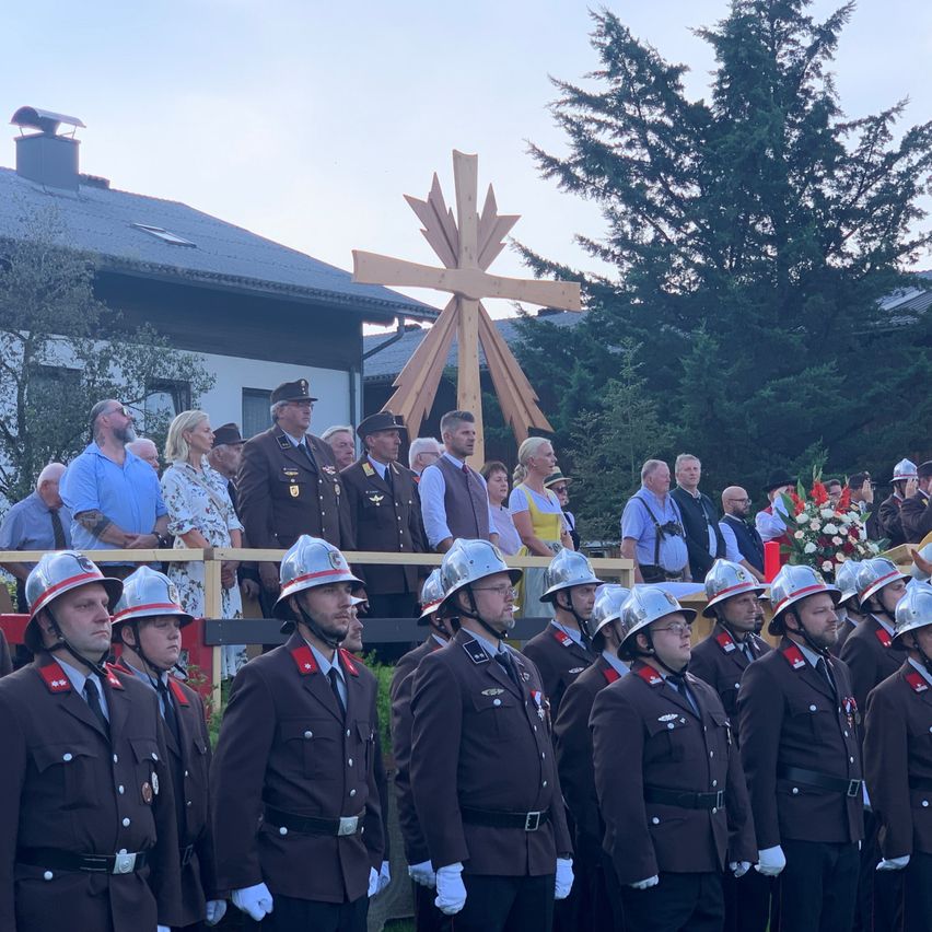 Bild enthält, People, Person, Adult, Male, Man, Officer, Police Officer, Military, Face, Head