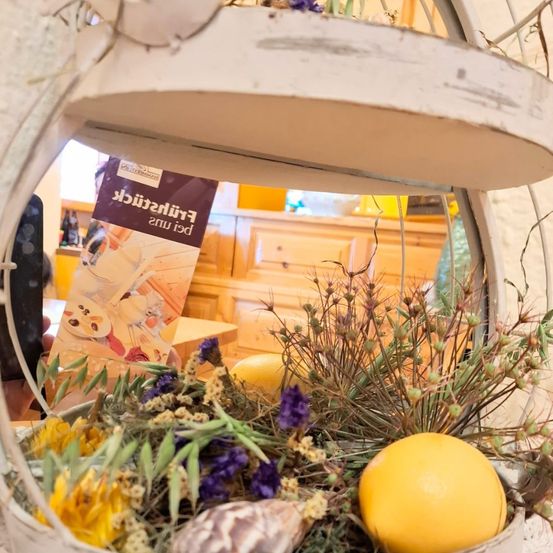 Bild enthält, Christmas, Christmas Decorations, Festival, Animal, Bird